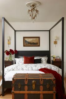 The Brick House Mansion in downtown Livingston - 9