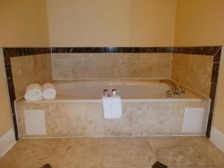 Regency Inn & Suites - Baytown - 2