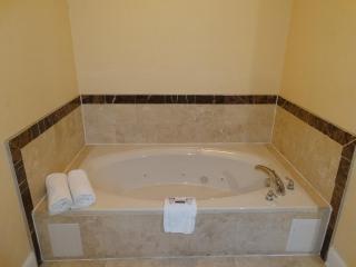 Regency Inn & Suites - Baytown - 1