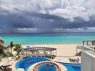 SUNSET FISHERMEN BEACH & SPA RESORT-Optional All Inclusive- 3 UNITS CHOICE-ROOM - 344A Ocean view with terrace- ROOM 344B No terrace, View from window to park - STUDIO 344C Ocean View Studio for 2- Playacar, Phase 1 - Playa del Carmen - 1