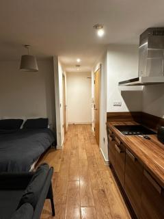 Cosy Studio Apartment - 5