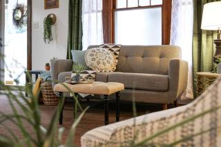 Cozy & Convenient Getaway 3BD 2BA Dog Friendly - Akron - 6