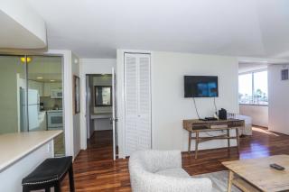 Ilikai Marina 382 Yacht Harbor View 1BR - Honolulu - 3