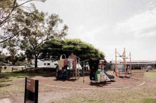Sandy Bay splendour - Steps from the seaside - 9