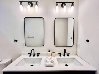 NEW Modern Hill Country Hideaway - Bertram - 2