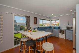 Across the Road to the Beach - Beach House - Whitianga - 7