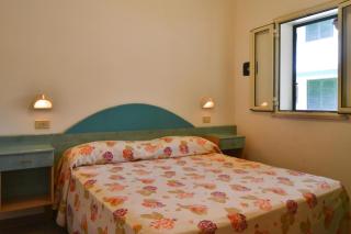 Bungalow in a resort in Lido del Sole with terrace - Foce Varano - 5