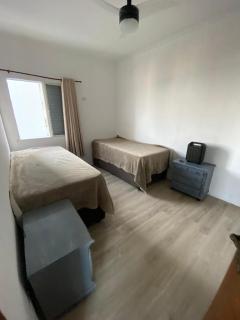 Apartamento vista privilegiada Vila Tupi pé na areia - 7