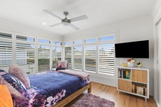 Kismet 3 bedroom luxury townhouse secure back yard walk to the beach and shops Family friendly Double garage parking WIFI - Ocean Grove - 9
