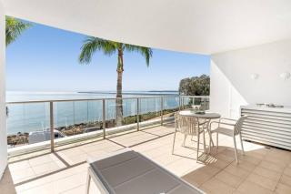 Executive Waterfront Apartment - Palms at The Pier - Urangan - 0