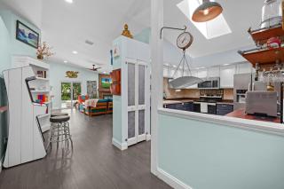 3 Bedroom Tropical Oasis in Jax Beach - 4