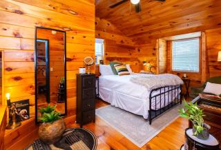 Rock N Roll Lake Haus - 3