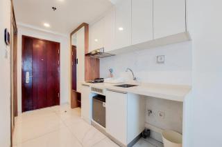 Wonderful Studio Apartment at Sky House Alam Sutera By Travelio - 3