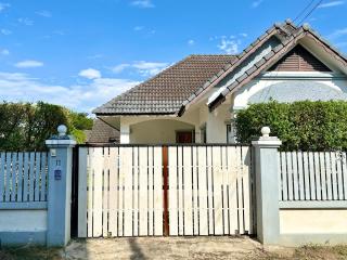 Cozy 3 BR house & green lawn near Airport & Old town - Chiang Mai - 6