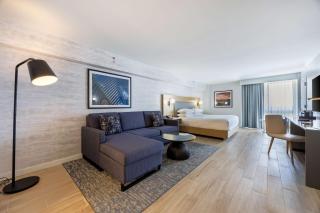 DoubleTree by Hilton New York JFK Airport - 5