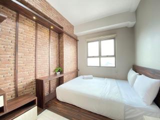 Chic and Cozy 2BR at Mekarwangi Square Cibaduyut Apartment By Travelio - 6