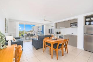 Pool View Paradise at the Pier - Urangan - 4