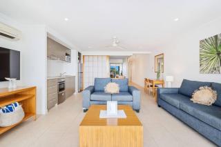 Pool View Paradise at the Pier - Urangan - 3