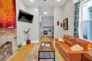 Restored Mid-City home w deck & walkable cafes - 3