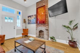 Restored Mid-City home w deck & walkable cafes - 1
