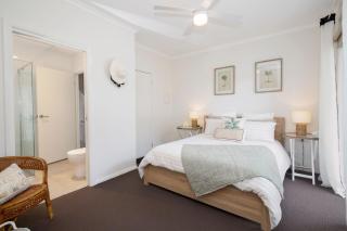 Sunlit Family Retreat - 500m to Beach - Caves Beach - 8