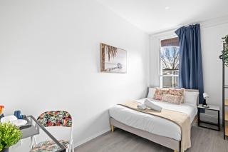 Rustic Double Room - Central Location in Kensington - Shared Bathroom - Sydney - 3