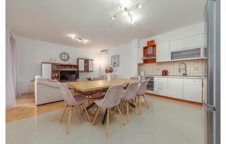 Three-Bedroom Holiday Home In Galovac - Galovac - 9