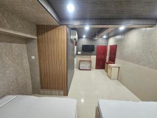 Hotel Bleue Mont - Varanasi - 9
