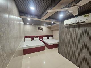 Hotel Bleue Mont - Varanasi - 8