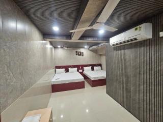 Hotel Bleue Mont - Varanasi - 6