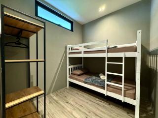 The Luxury Podium3R2B, 8pax YPM103 - Kuching - 5