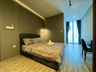 The Luxury Podium3R2B, 8pax YPM103 - Kuching - 3