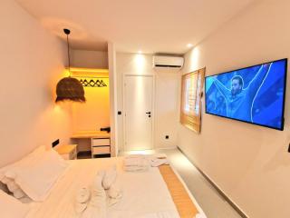 Trees Art Hotel & Suites - Ixia - 1
