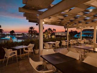 Relaxrooms, room with 1 queen size bed - Agios Georgios - 3