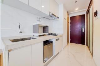 Best and Nice Studio at Sky House BSD Apartment near AEON Mall By Travelio - 3
