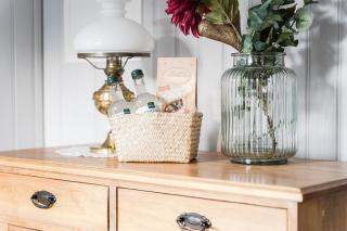 Guestly Homes - 2BR Nordic Cabin with Sauna - 5