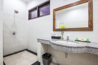 4-BR Private Pool Legian Villa, 5-min walk to beach and shops - Seminyak - 3
