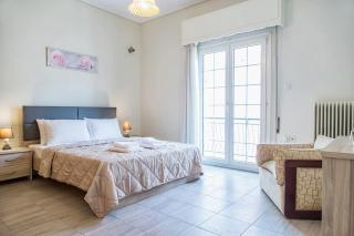 Sunny & Spacious 2BD apt near Acropolis - Atene - 0