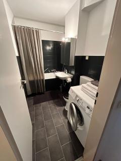 Apartment möbiliert Top lage 10min DUS Airport, Messe und Fussball Stadion - Duisburgo - 6