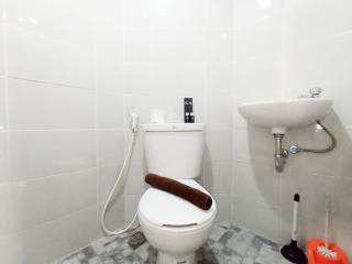 Modern Look and Homey Studio Amartha View Apartment By Travelio - Semarang - 4