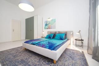 Spacious Apartment nearby Parliament - Budapest - 6