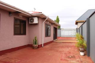 Ultra Home Apartment - - 9