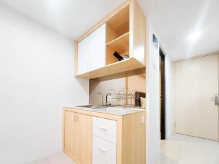 Cozy and Strategic Studio Apartment at De Prima By Travelio - 1