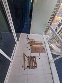 Spacious 1BR unit with Lake View - Dubai - 6
