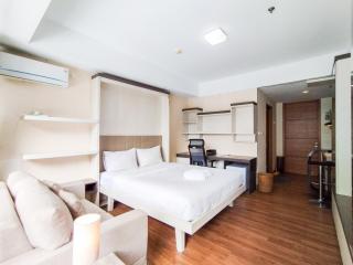 Simply and Comfy Studio Room Apartment Beverly Dago By Travelio - Bandung - 7