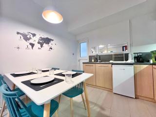 2 Bedroom Apartment Athens - Kallimarmaro - 7