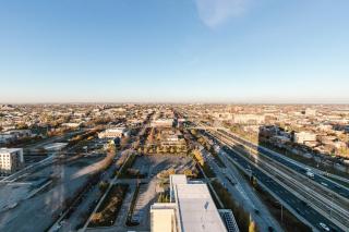 Blueground Medical District 3bd apartment CHI-1112 - 7