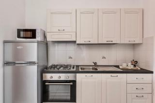Apartments with Air Conditioning and private outdoor area in the center of San Teodoro - San Teodoro - 4