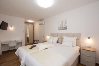 Villa Stella - CROWONDER LUXURY RENT - Turanj - 4