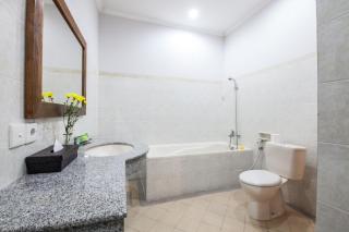 10-BR Private Pool Legian Villa 5-Min Walk to Beach and Shops - 2